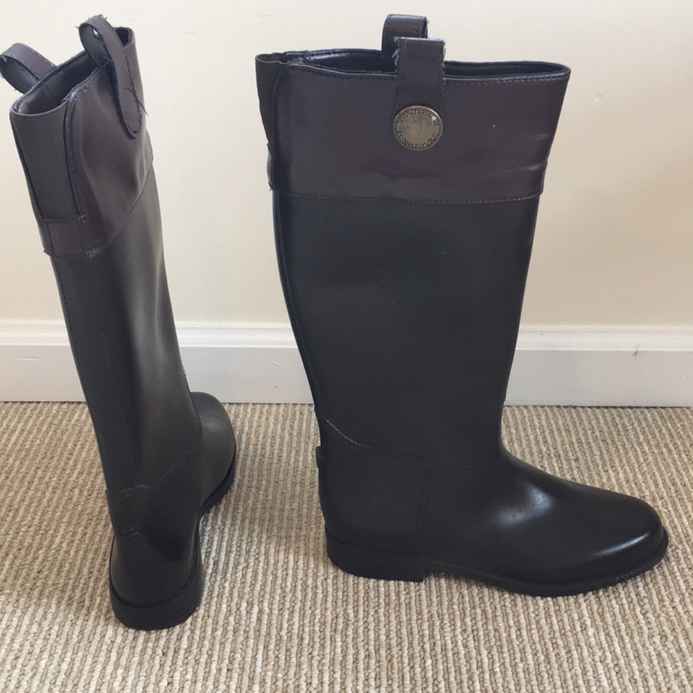 Any shoe in closet - make $5 offer & I’ll accept